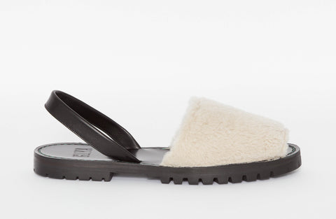 GOYA Men's Sandal in natural crudo shearling
